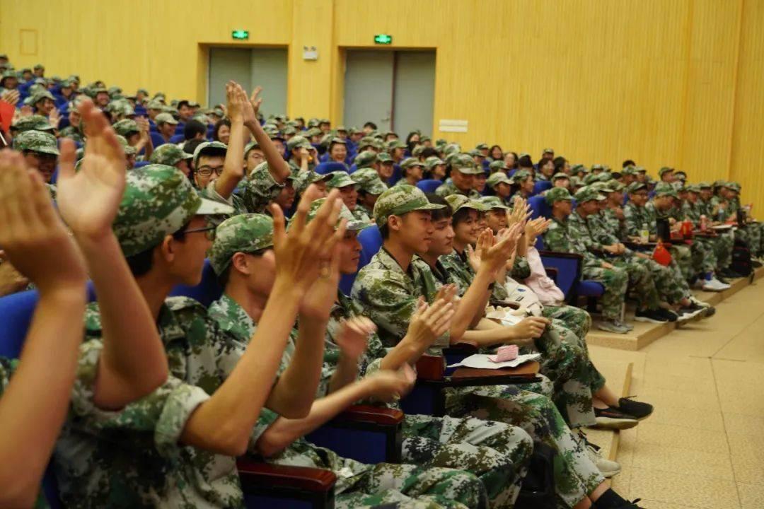 为什么女生夏天,喜欢穿超短裤—解决疑惑,快速高效